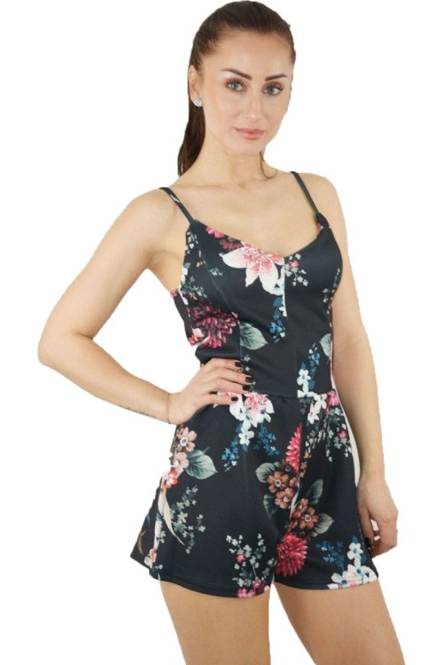 select-czarny-kombinezon-w-kwiaty-modelka-przod.jpg
