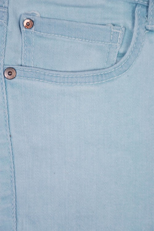 mango-spodnie-noa-jasny-jeans-zblizenie2.jpg