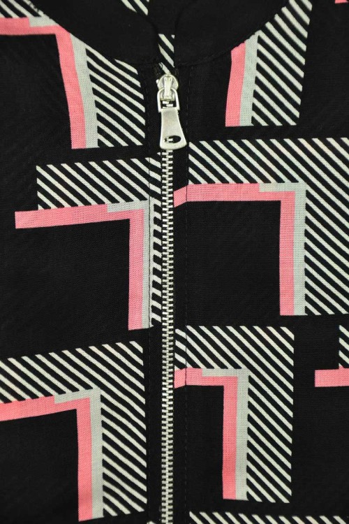 bomberka-czarna-kwadraty-zblizenie1.jpg