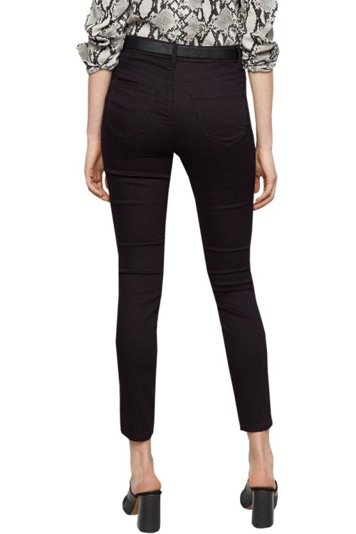 new-look-czarne-skinny-na-gumce-modelka-tyl.jpg