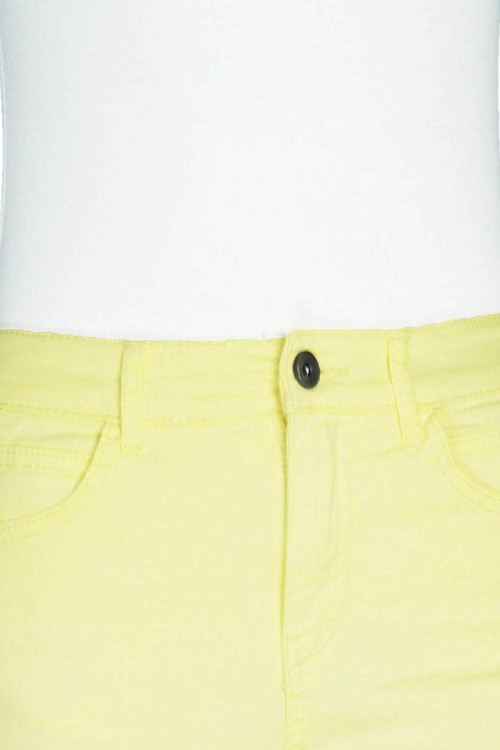 c&amp;a-cytrynowe-jeansy-zamek-na-kieszeni-the-crop-lenght-modelka-zblizenie1.jpg
