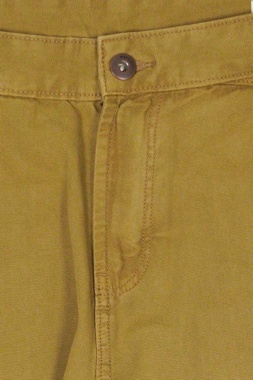 piazza-italia-meskie-spodenki-camel-slim-tapered-fit-zblizenie.jpg