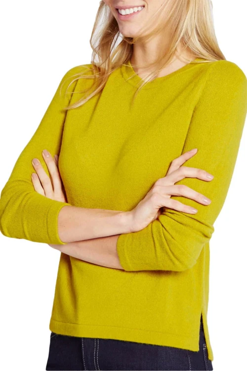 m&amp;s-szafranowy-lekki-sweter-soft-modelka-zblizenie.jpg