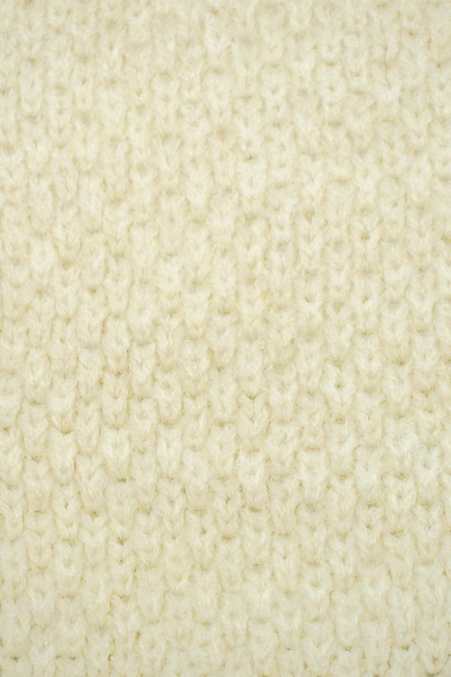 markowy-bezowy-sweter-splot-warkocze-zblzenie.jpg