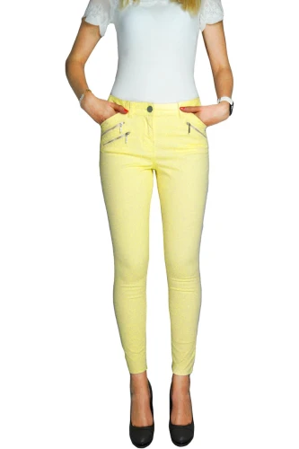 george-cytrynowe-spodnie-jeansy-z-zamkami-modelka-przod2.webp
