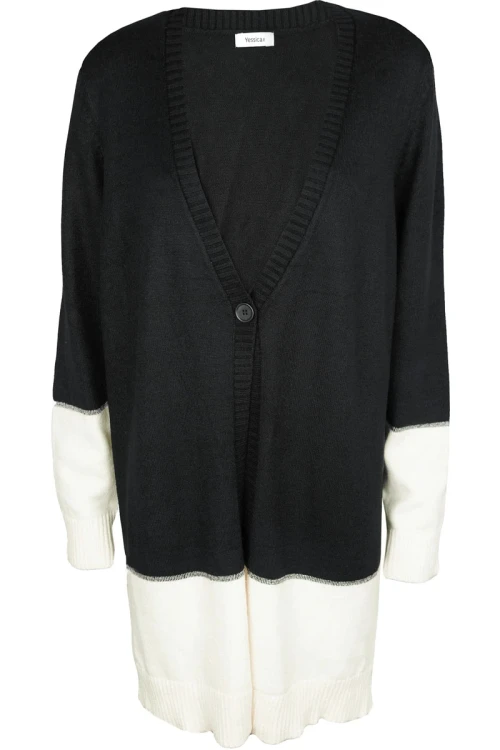 c&amp;a-czarno-bialy-sweter-dlugi-kardigan-glowne.webp