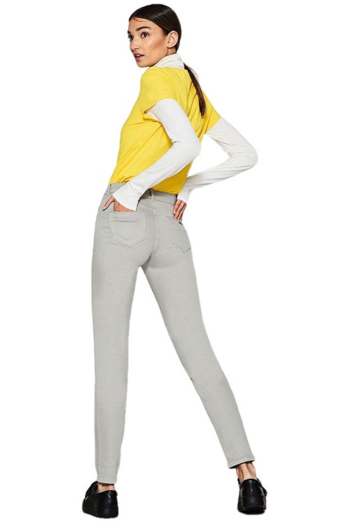 esprit-szare-jeansy-slim-fit-modelka-tyl.jpg
