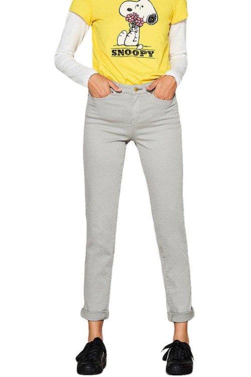 esprit-szare-jeansy-slim-fit-modelka-przod.jpg