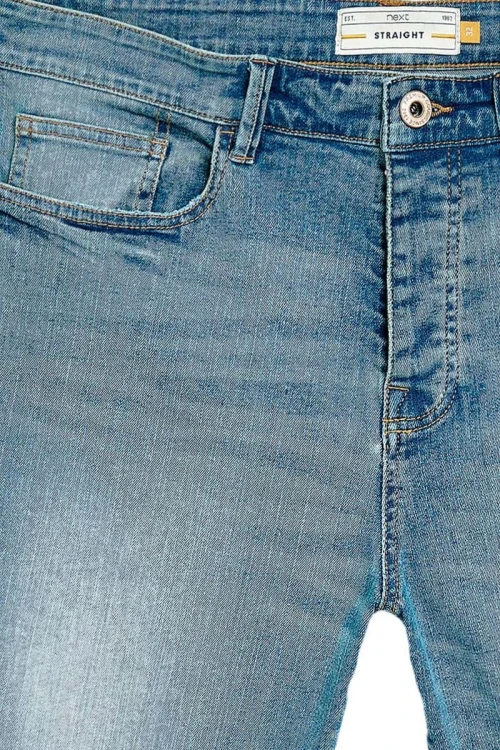 next-meskie-jeansowe-spodenki-straight-fit-zblizenie.webp