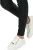 new-look-hallie-czarne-woskowane-dziewczece-jeansy-modelka-zblizenie2.webp