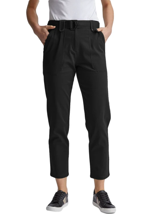 dorothy-perkins-czarne-spodnie-utility-denim-z-paskiem-modelka-przod2.webp