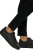 new-look-hallie-dziewczece-czarne-jeansy-dziury-modelka-zblizenie.webp