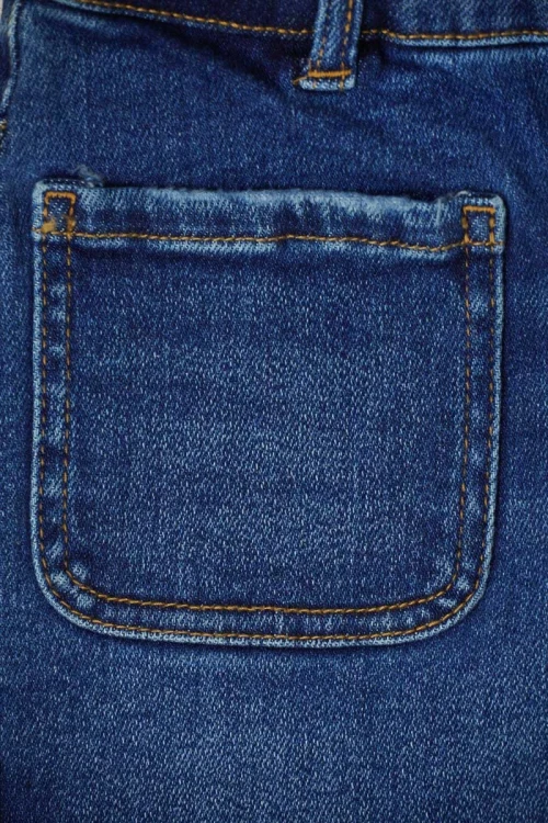 new-look-dzieciece-jeansowe-spodenki-jeans-5-guzikow-zblizenie2.webp