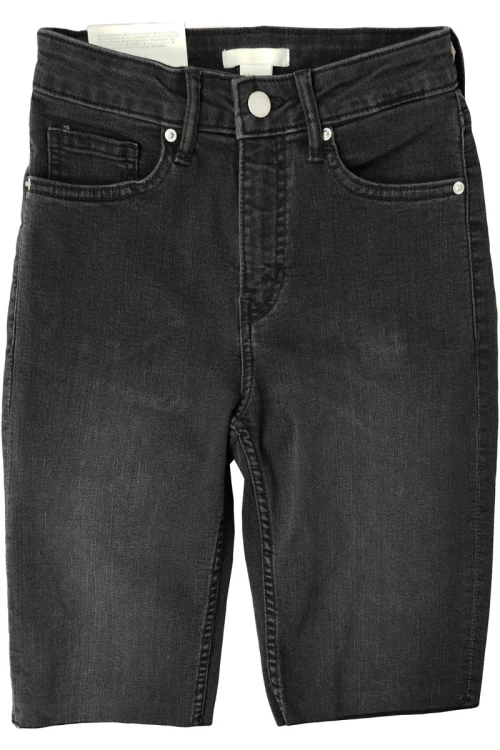 h&amp;m-czarne-dluzsze-spodenki-bez-wykonczenia-regular-waist-super-stretch-glowne.webp