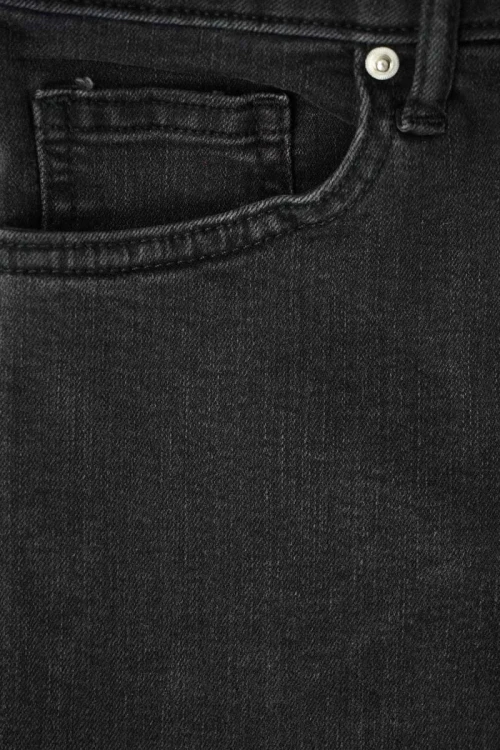 h&amp;m-czarne-dluzsze-spodenki-bez-wykonczenia-regular-waist-super-stretch-zblizenie2.webp