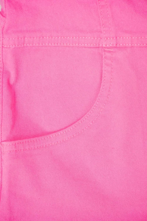 h&amp;m-jeansowe-rozowe-spodenki-z-paskiem-zblizenie2.webp