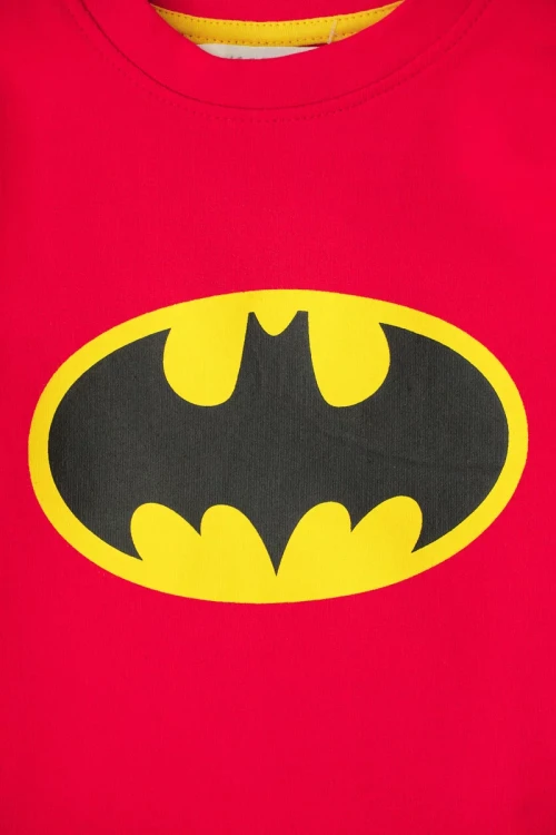 h&amp;m-czerwona-dziecieca-bluza-batman-zblizenie-2.webp