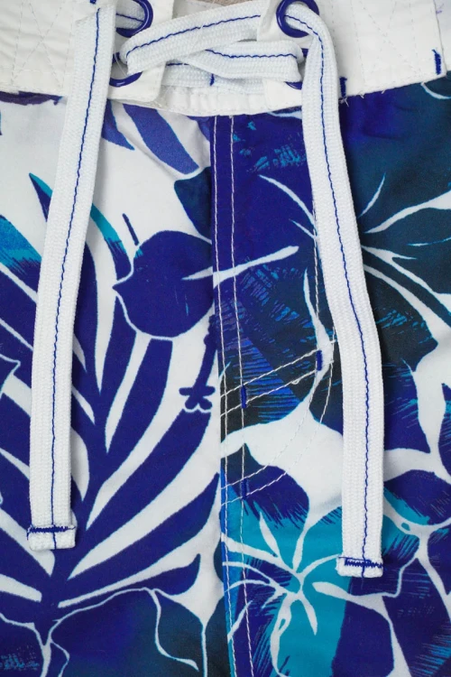 peacocks-meskie-spodenki-kapielowe-hawajskie-zblizenie.webp