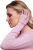 dorothy-perkins-liliowy--sweter-perelki-na-rekawach-modelka-zblizenie.webp