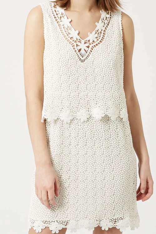 top-shop-kremowa-szydelkowana-sukienka-koronka-baskinka-kwiaty-przod2.webp