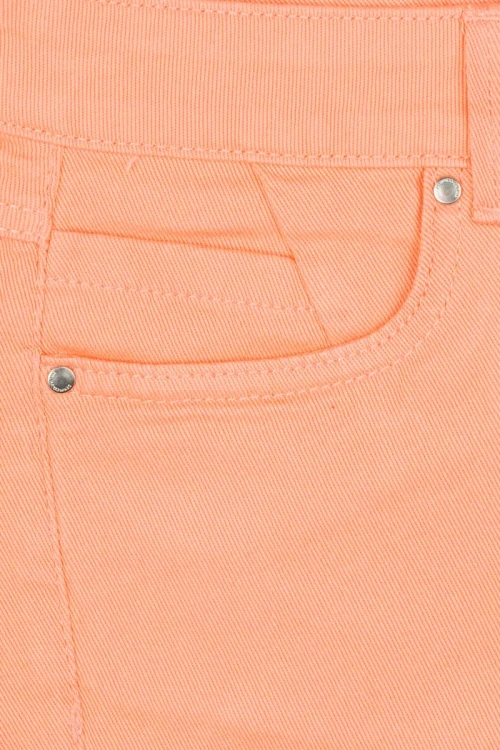 primark-jeansowe-brzoskwiniowe-spodenki-zblizenie2.webp