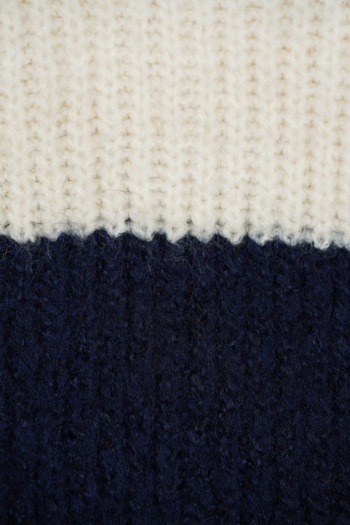 h&amp;m-sweter-w-kremowo-granatowe-pasy-zblizenie.JPG
