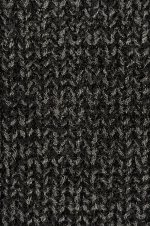 yours-grafitowy-dlugi-sweter-melanz-zblizenie2.webp