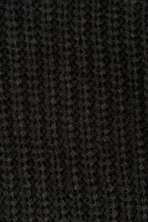 yours-czarny-dlugi-sweter-asymetryczny-zblizenie2.webp