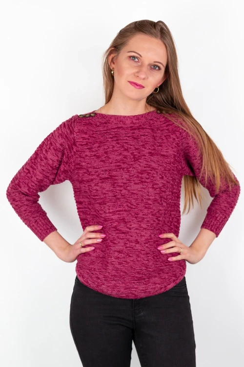 Bershka-bordowy-melanzowy-sweter-guziki-modelka-przod3.webp