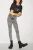 C&amp;A-grafitowe-spodnie-jeansy-wysoki-stan-super-skinny-modelka-przod.webp