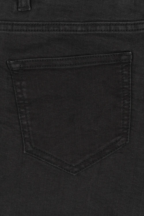H&amp;M-czarne-damskie-jeansowe-spodenki-zblizenie3.webp