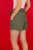 Target-oliwkowe-lniane-spodenki-czysty-len-modelka-tyl.webp
