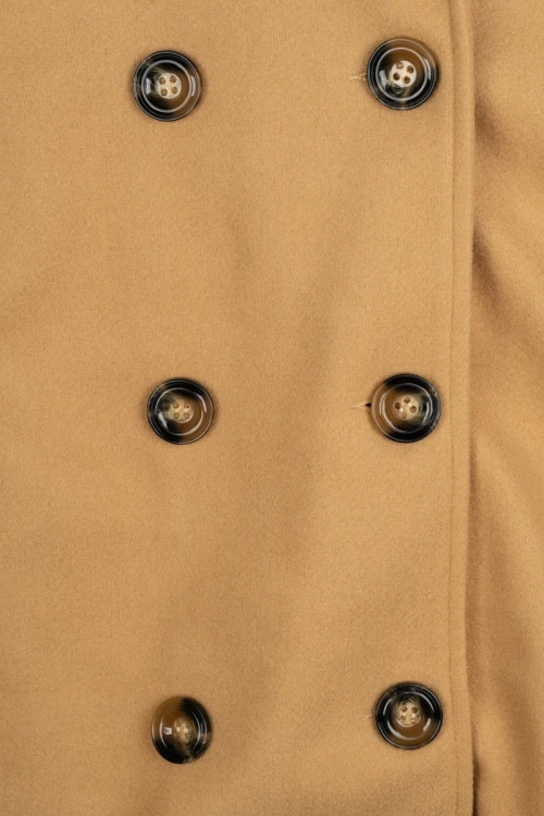Pretty-Little-Thing-plaszcz-camel-zblizenie2.webp