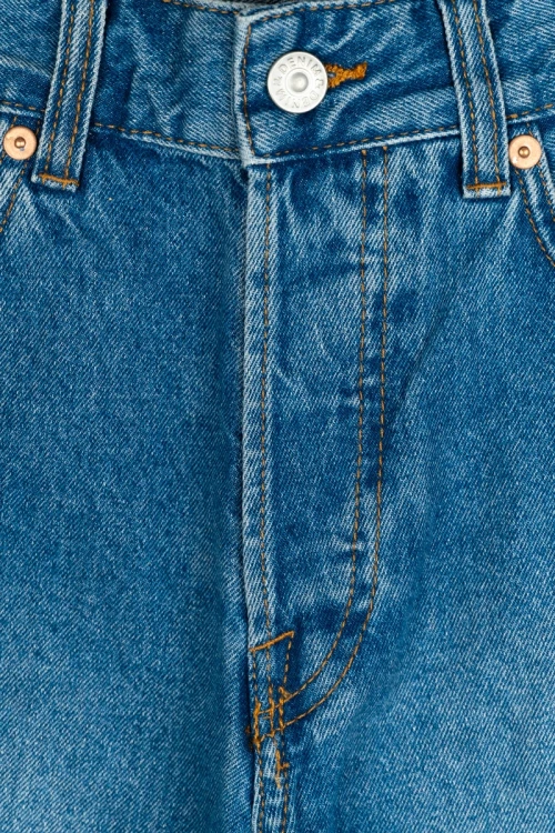 H&amp;M-meskie-jeansowe-spodenki-jeans-slim-fit-low-waist-guziki-zblizenie.webp