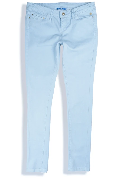 Bershka-blekitne-spodnie-super-skinny-glowne.webp