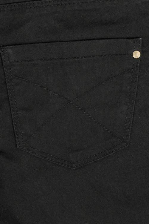 Bershka-czarne-czarne-szwy-spodnie-super-skinny-zblizenie3.webp