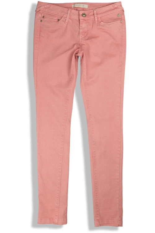 Bershka-lososiowe-spodnie-super-skinny-glowne.webp