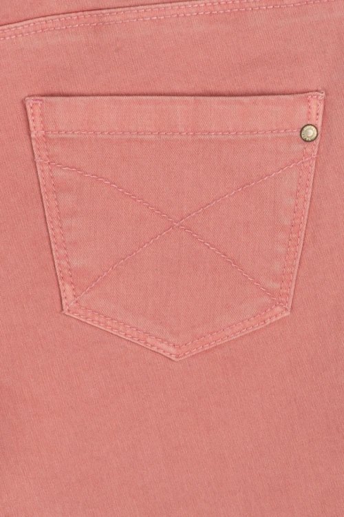 Bershka-lososiowe-spodnie-super-skinny-zblizenie3.webp