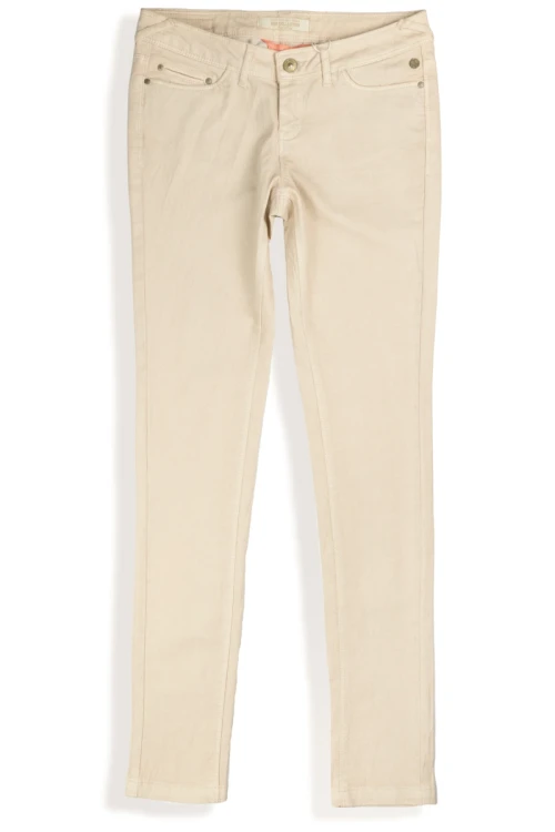 Bershka-bezowe-spodnie-super-skinny-glowne2.webp