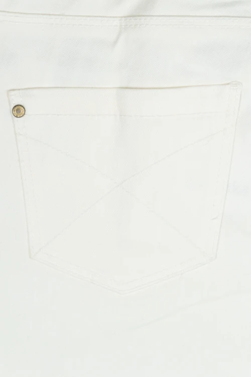 Bershka-biale-spodnie-super-skinny-zblizenie3.webp