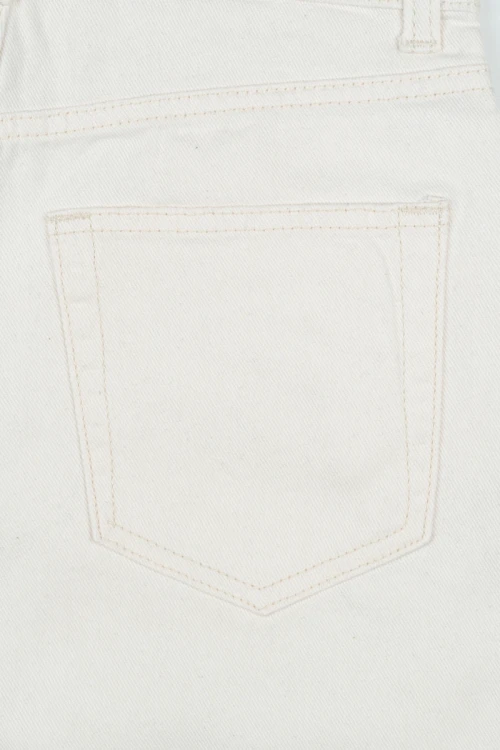 H&amp;M-ecru-bawelniane-spodenki-wysoki-stan-zblizenie3.webp
