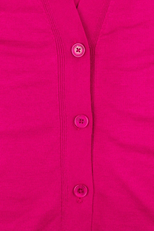 M&amp;Co-rozowy-sweter-kardigan-v-neck-zblizenie.webp
