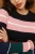 New-Look-wielokolorowy-sweter-w-pasy-modelka-zblizenie.webp