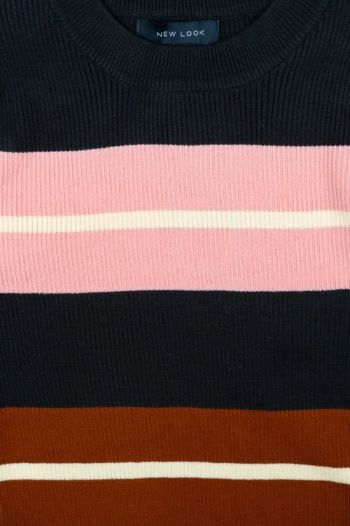 New-Look-wielokolorowy-sweter-w-pasy-zblizenie.webp
