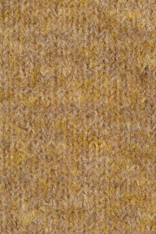Selected-Femme-cieply-camel-sweter-z-welna-zblizenie2.webp