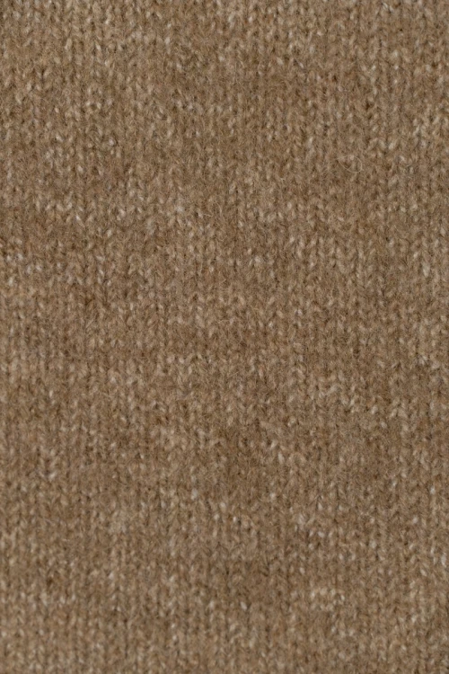 Primark-camel-sweter-z-welna-zblizenie2.webp