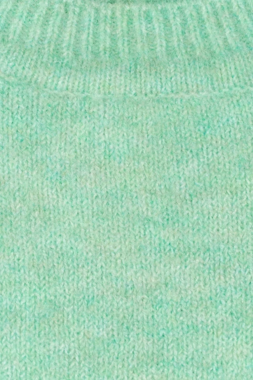 Primark-mietowy-melanzowy-sweter-z-welna-zblizenie-2.webp