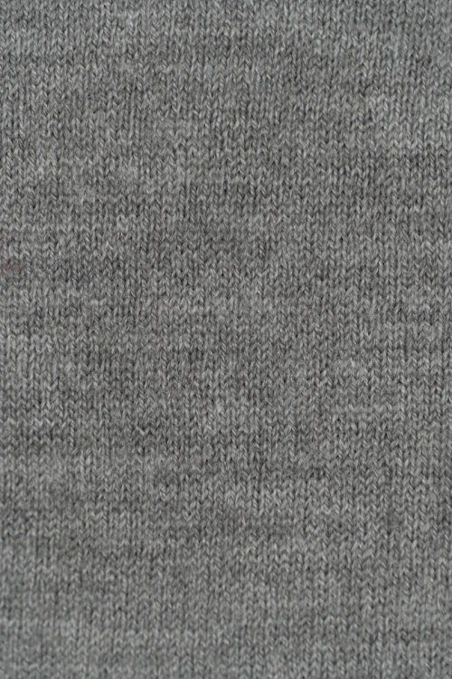 Boohoo-grafitowy-polgolf-z-przeszyciem-z-przodu-zblizenie2.webp