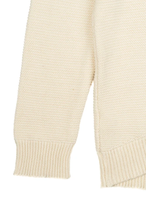 Weekend-bezowy-dzieciecy-sweter-zblizenie2.webp