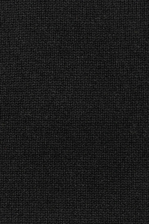 H&M-czarny-gladki-sweter-zblizenie2.webp
